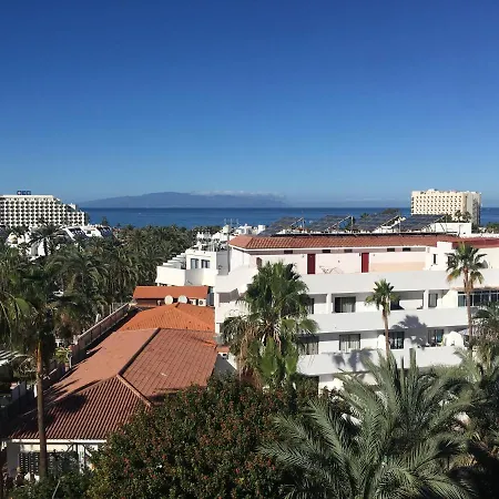 Апартаменты Sunset Over The Sea *